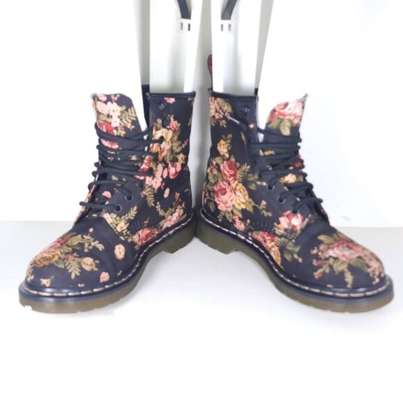 Dr. Martens Women's 11821 US7 Black Canvas Floral Lace Up Combat Boots - Picture 5 of 12